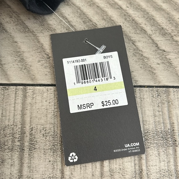 Under armour boys size 4 shirt - Picture 2 of 2